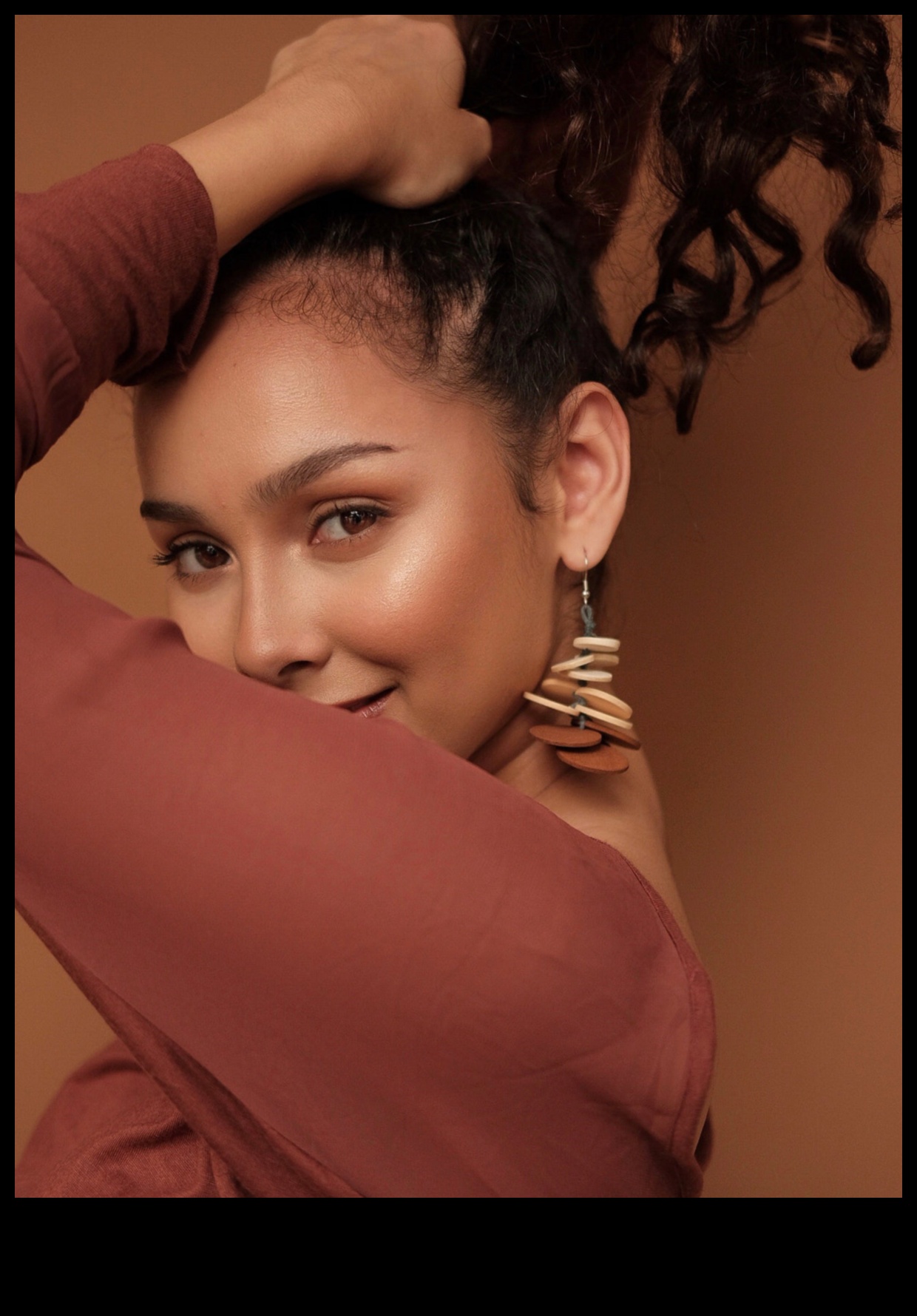 Glamour Unleashed: încadrează-ți fața în cele mai bune stiluri de cercei