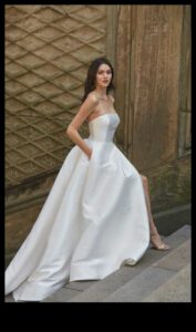 Alb capricios: rochie de mireasă Bliss