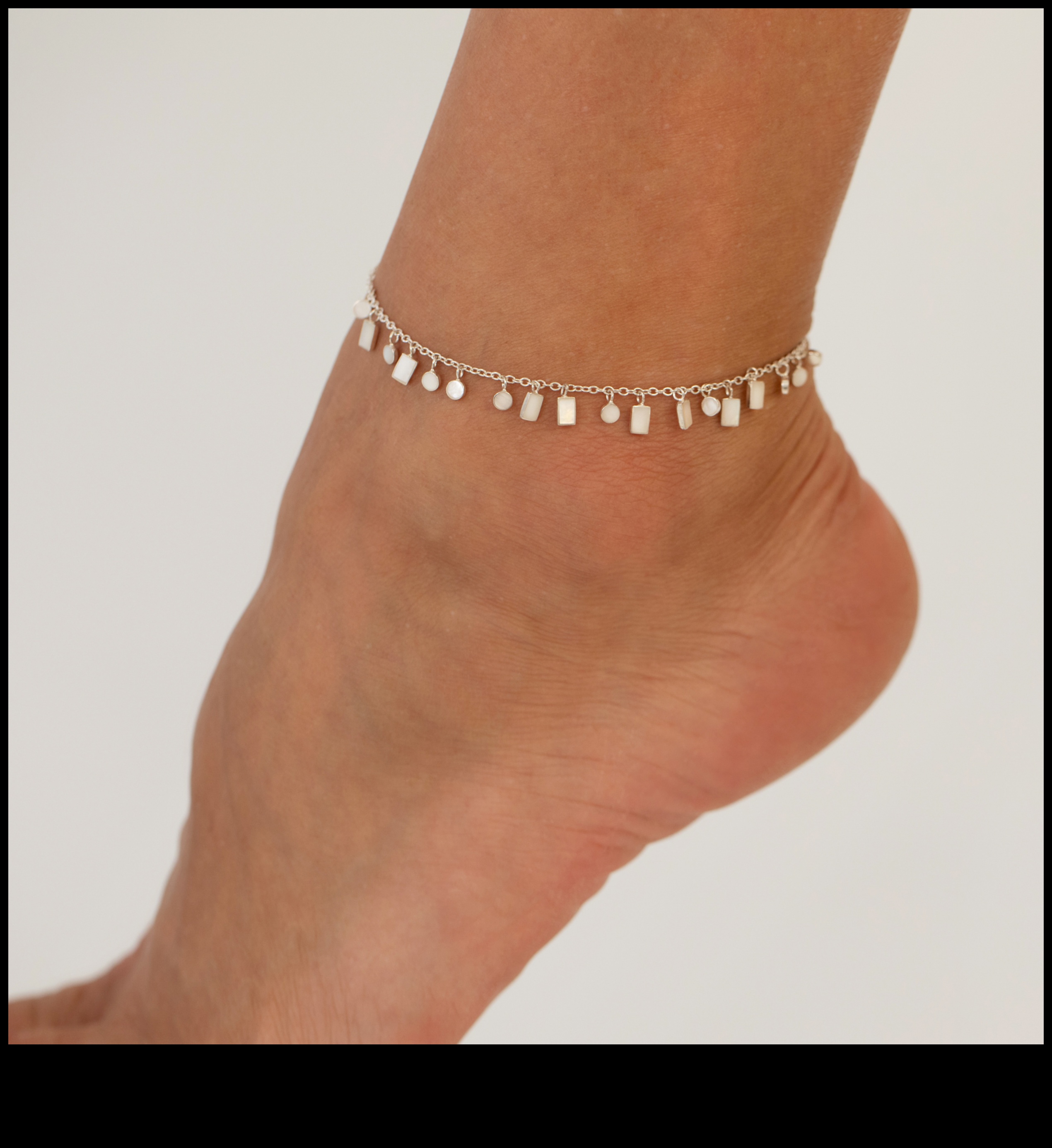 Eleganță eternă: frumusețe atemporală în fiecare șuviță de gleznă