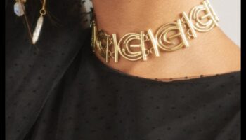 Goddess Glow: Canalizează strălucirea divină cu Chokers Goddess